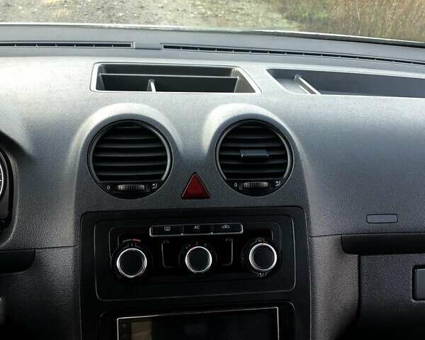 Белый Фольксваген Кадди, объемом двигателя 1.6 л и пробегом 220 тыс. км за 11600 $, фото 14 на Automoto.ua