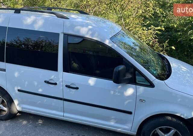 Білий Фольксваген Кадді, об'ємом двигуна 1.6 л та пробігом 180 тис. км за 10000 $, фото 11 на Automoto.ua