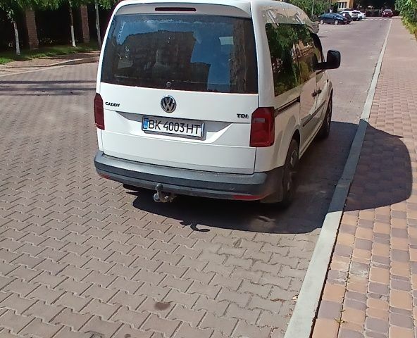Белый Фольксваген Кадди, объемом двигателя 1.6 л и пробегом 270 тыс. км за 12400 $, фото 3 на Automoto.ua