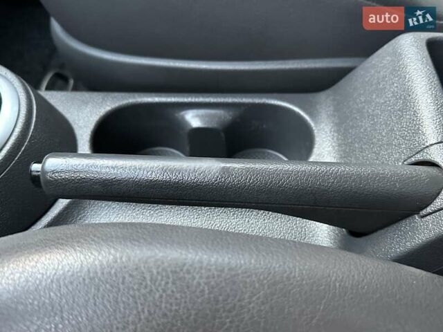 Белый Фольксваген Кадди, объемом двигателя 1.6 л и пробегом 272 тыс. км за 12200 $, фото 66 на Automoto.ua