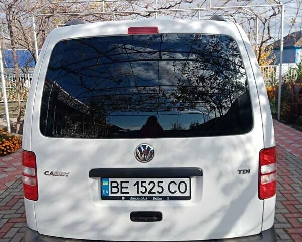 Білий Фольксваген Кадді, об'ємом двигуна 1.6 л та пробігом 220 тис. км за 8000 $, фото 2 на Automoto.ua