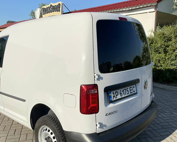 Белый Фольксваген Кадди, объемом двигателя 1.97 л и пробегом 240 тыс. км за 18500 $, фото 4 на Automoto.ua