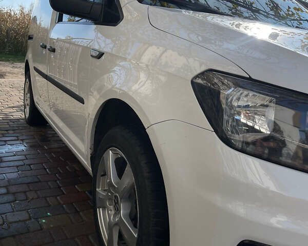 Белый Фольксваген Кадди, объемом двигателя 1.6 л и пробегом 248 тыс. км за 8500 $, фото 12 на Automoto.ua