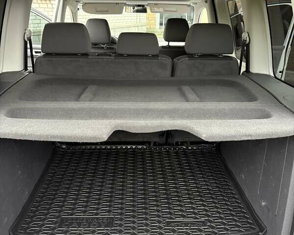 Белый Фольксваген Кадди, объемом двигателя 1.6 л и пробегом 237 тыс. км за 13200 $, фото 22 на Automoto.ua