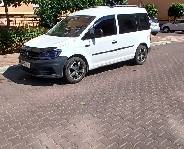 Белый Фольксваген Кадди, объемом двигателя 1.6 л и пробегом 270 тыс. км за 12400 $, фото 1 на Automoto.ua