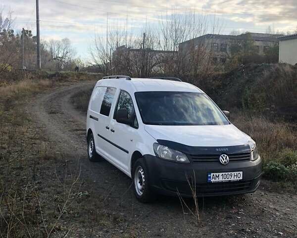 Белый Фольксваген Кадди, объемом двигателя 1.6 л и пробегом 220 тыс. км за 11600 $, фото 3 на Automoto.ua
