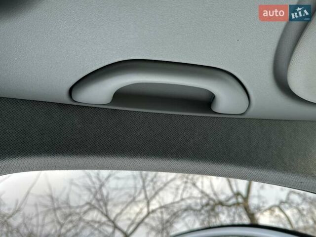 Белый Фольксваген Кадди, объемом двигателя 1.6 л и пробегом 272 тыс. км за 12200 $, фото 63 на Automoto.ua