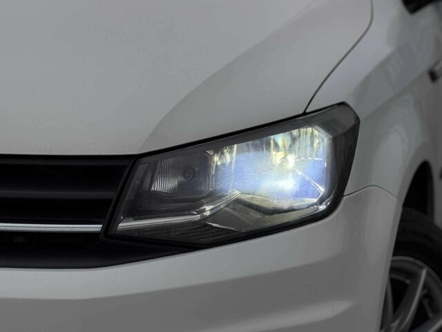 Білий Фольксваген Кадді, об'ємом двигуна 2 л та пробігом 300 тис. км за 13500 $, фото 3 на Automoto.ua