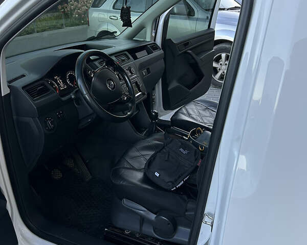 Белый Фольксваген Кадди, объемом двигателя 1.6 л и пробегом 248 тыс. км за 8500 $, фото 24 на Automoto.ua