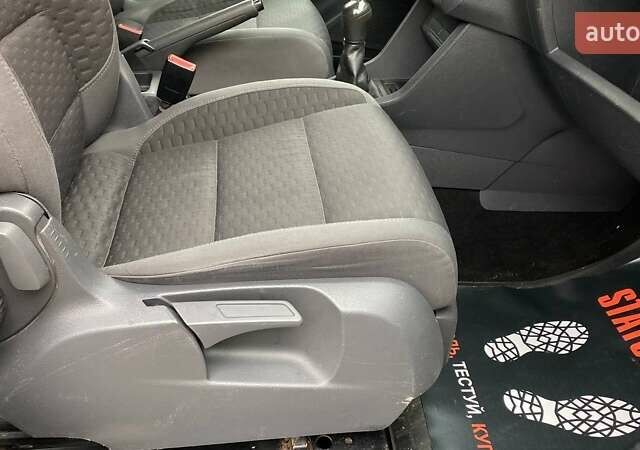 Белый Фольксваген Кадди, объемом двигателя 1.97 л и пробегом 142 тыс. км за 11700 $, фото 29 на Automoto.ua