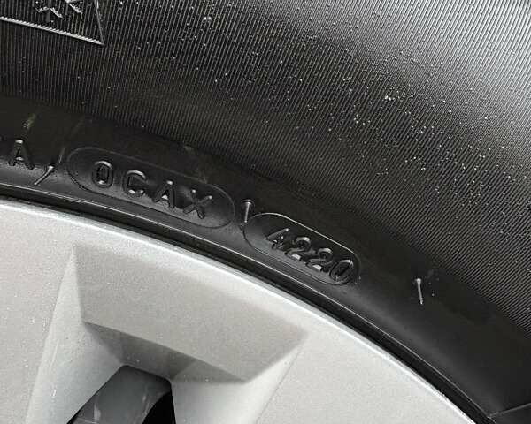 Белый Фольксваген Кадди, объемом двигателя 1.6 л и пробегом 237 тыс. км за 13200 $, фото 11 на Automoto.ua