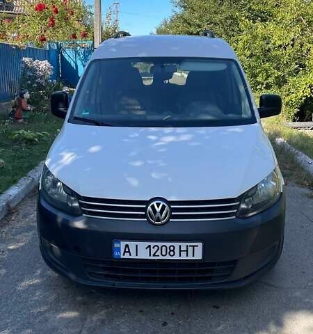 Белый Фольксваген Кадди, объемом двигателя 1.6 л и пробегом 180 тыс. км за 10600 $, фото 1 на Automoto.ua