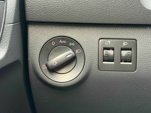 Білий Фольксваген Кадді, об'ємом двигуна 2 л та пробігом 300 тис. км за 13500 $, фото 16 на Automoto.ua