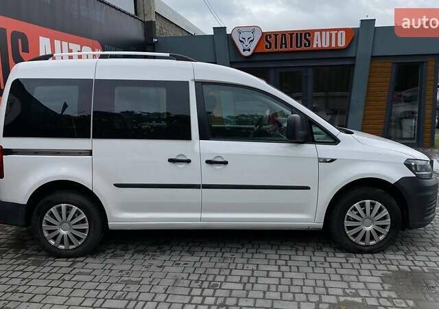 Белый Фольксваген Кадди, объемом двигателя 1.97 л и пробегом 142 тыс. км за 11700 $, фото 3 на Automoto.ua