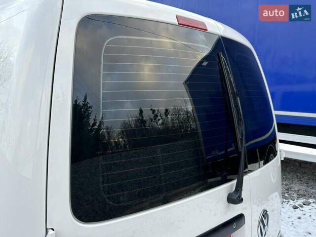 Белый Фольксваген Кадди, объемом двигателя 1.6 л и пробегом 272 тыс. км за 12200 $, фото 28 на Automoto.ua