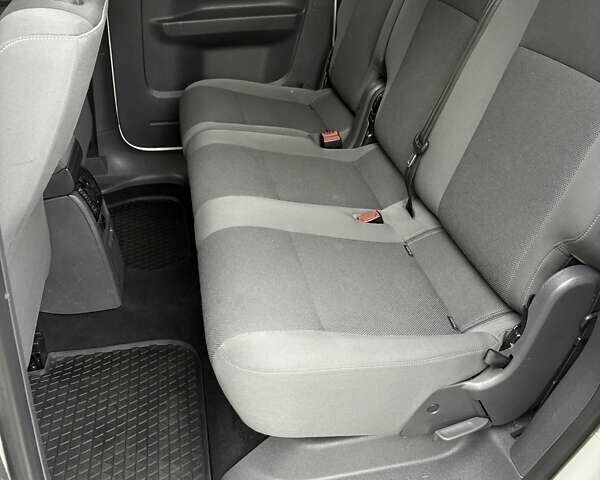 Белый Фольксваген Кадди, объемом двигателя 1.6 л и пробегом 237 тыс. км за 13200 $, фото 17 на Automoto.ua