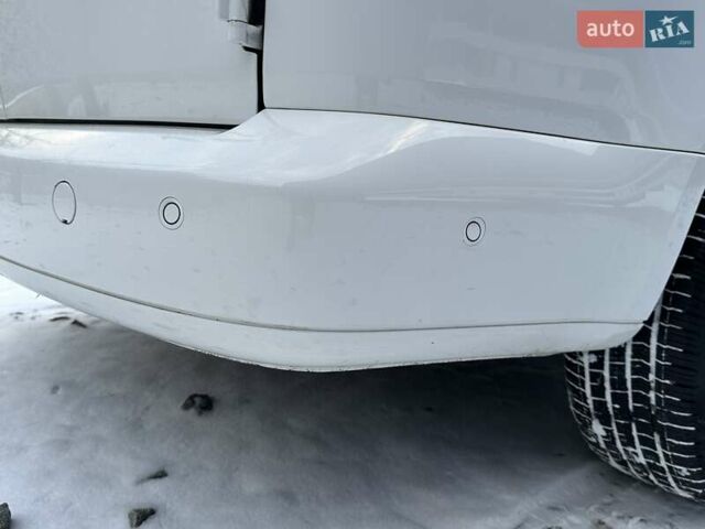 Белый Фольксваген Кадди, объемом двигателя 1.6 л и пробегом 272 тыс. км за 12200 $, фото 23 на Automoto.ua