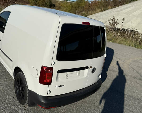 Белый Фольксваген Кадди, объемом двигателя 1.6 л и пробегом 206 тыс. км за 9499 $, фото 2 на Automoto.ua