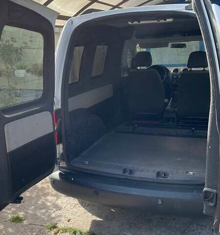 Білий Фольксваген Кадді, об'ємом двигуна 1.6 л та пробігом 180 тис. км за 10000 $, фото 7 на Automoto.ua