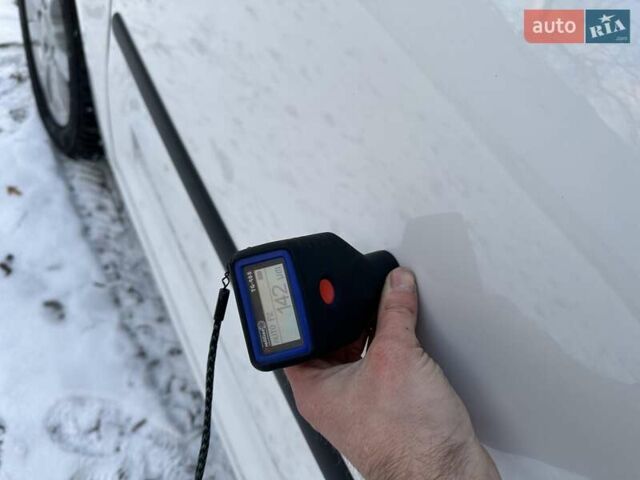 Белый Фольксваген Кадди, объемом двигателя 1.6 л и пробегом 272 тыс. км за 12200 $, фото 140 на Automoto.ua