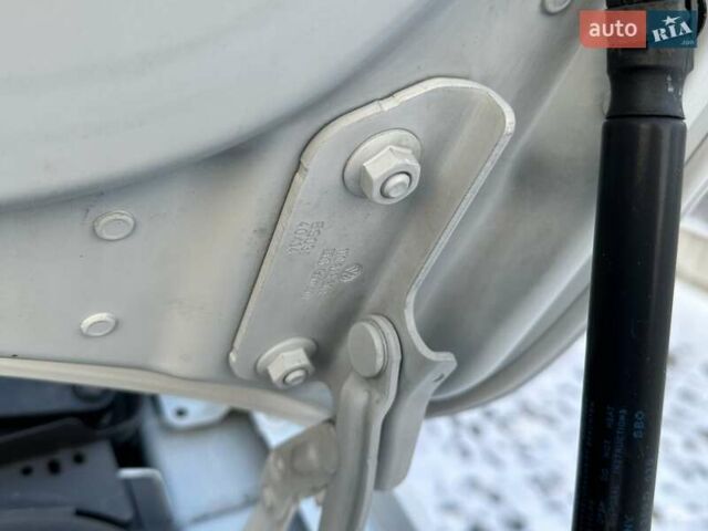 Белый Фольксваген Кадди, объемом двигателя 1.6 л и пробегом 272 тыс. км за 12200 $, фото 124 на Automoto.ua