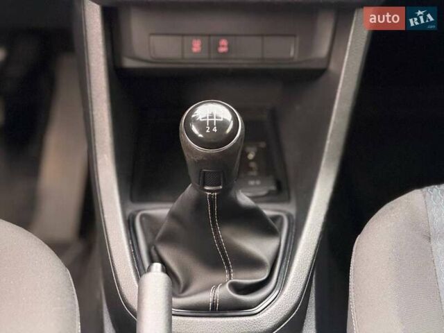 Белый Фольксваген Кадди, объемом двигателя 1.97 л и пробегом 300 тыс. км за 13500 $, фото 39 на Automoto.ua