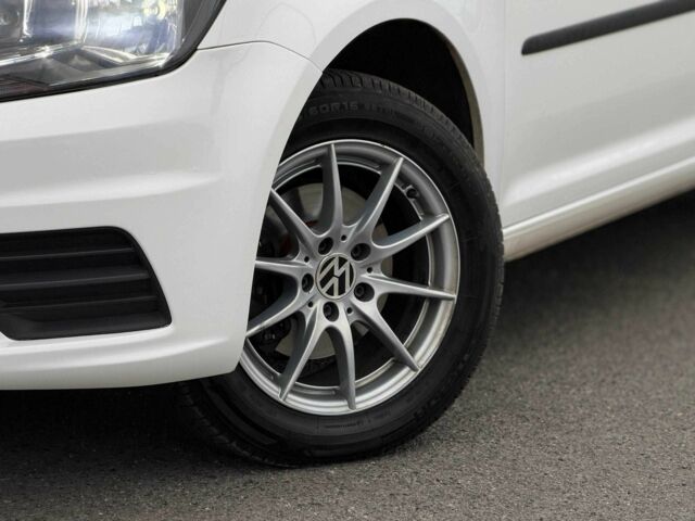 Білий Фольксваген Кадді, об'ємом двигуна 2 л та пробігом 300 тис. км за 13500 $, фото 4 на Automoto.ua