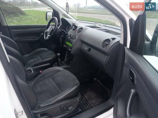 Белый Фольксваген Кадди, объемом двигателя 1.6 л и пробегом 194 тыс. км за 10300 $, фото 5 на Automoto.ua