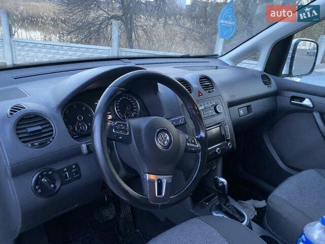 Белый Фольксваген Кадди, объемом двигателя 1.97 л и пробегом 185 тыс. км за 12700 $, фото 6 на Automoto.ua