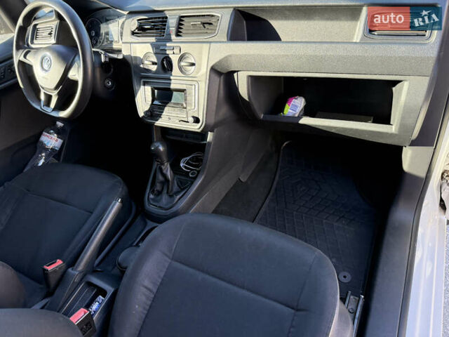 Белый Фольксваген Кадди, объемом двигателя 1.6 л и пробегом 206 тыс. км за 9499 $, фото 21 на Automoto.ua