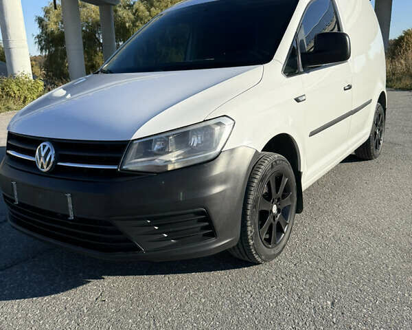 Белый Фольксваген Кадди, объемом двигателя 1.6 л и пробегом 206 тыс. км за 9499 $, фото 6 на Automoto.ua