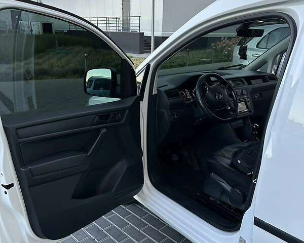 Белый Фольксваген Кадди, объемом двигателя 1.6 л и пробегом 248 тыс. км за 8500 $, фото 26 на Automoto.ua