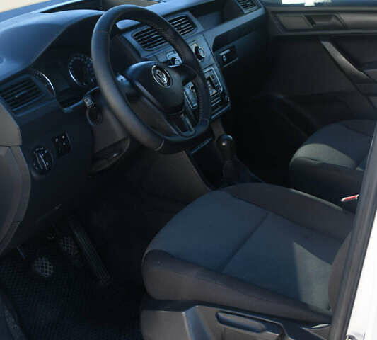 Белый Фольксваген Кадди, объемом двигателя 1.97 л и пробегом 204 тыс. км за 11200 $, фото 11 на Automoto.ua