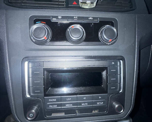 Белый Фольксваген Кадди, объемом двигателя 1.97 л и пробегом 212 тыс. км за 14000 $, фото 4 на Automoto.ua