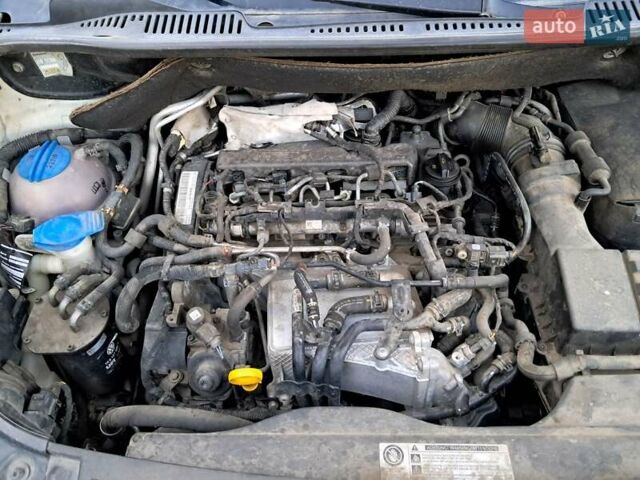 Белый Фольксваген Кадди, объемом двигателя 1.97 л и пробегом 245 тыс. км за 13500 $, фото 6 на Automoto.ua