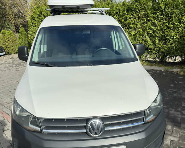 Белый Фольксваген Кадди, объемом двигателя 1.97 л и пробегом 316 тыс. км за 11111 $, фото 2 на Automoto.ua