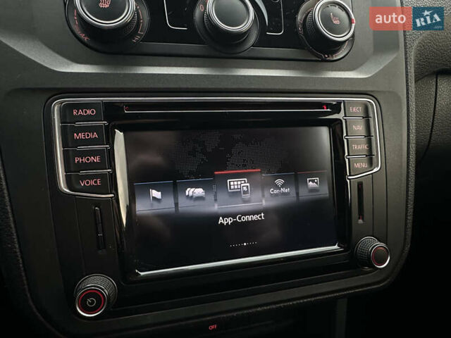 Белый Фольксваген Кадди, объемом двигателя 2 л и пробегом 260 тыс. км за 11500 $, фото 29 на Automoto.ua