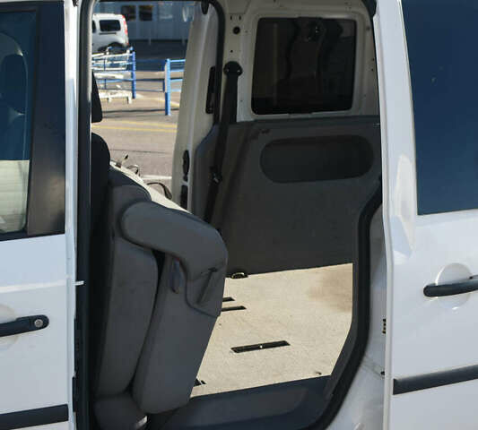 Белый Фольксваген Кадди, объемом двигателя 1.97 л и пробегом 204 тыс. км за 11200 $, фото 18 на Automoto.ua