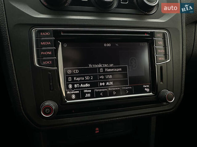 Белый Фольксваген Кадди, объемом двигателя 2 л и пробегом 260 тыс. км за 11500 $, фото 24 на Automoto.ua