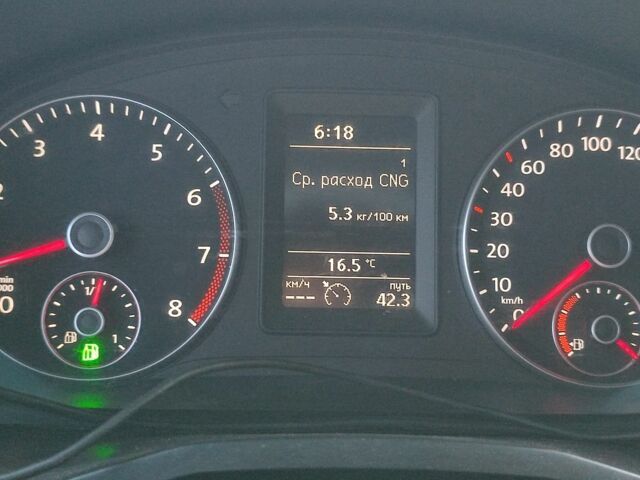 Білий Фольксваген Кадді, об'ємом двигуна 0 л та пробігом 206 тис. км за 11500 $, фото 6 на Automoto.ua