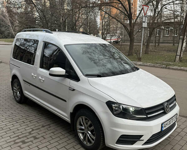 Белый Фольксваген Кадди, объемом двигателя 1.97 л и пробегом 240 тыс. км за 16900 $, фото 6 на Automoto.ua