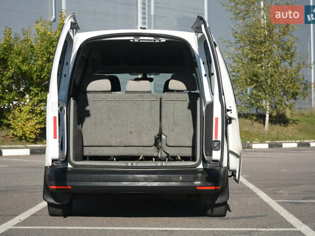 Белый Фольксваген Кадди, объемом двигателя 1.97 л и пробегом 204 тыс. км за 11200 $, фото 19 на Automoto.ua