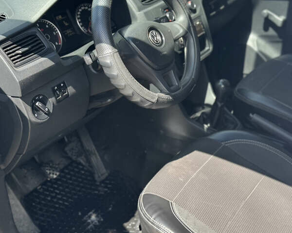 Белый Фольксваген Кадди, объемом двигателя 1.6 л и пробегом 216 тыс. км за 9900 $, фото 10 на Automoto.ua