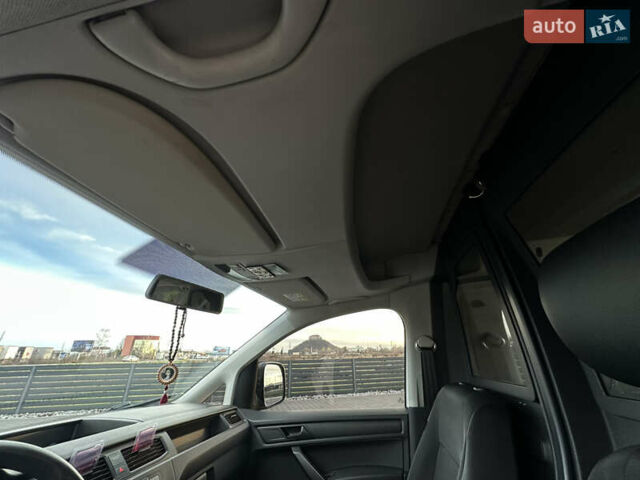 Белый Фольксваген Кадди, объемом двигателя 2 л и пробегом 260 тыс. км за 11500 $, фото 31 на Automoto.ua