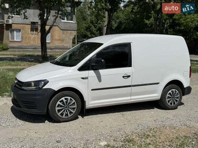 Белый Фольксваген Кадди, объемом двигателя 1.6 л и пробегом 216 тыс. км за 9900 $, фото 1 на Automoto.ua