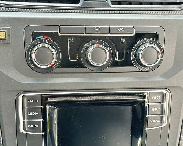 Белый Фольксваген Кадди, объемом двигателя 1.97 л и пробегом 316 тыс. км за 11111 $, фото 12 на Automoto.ua