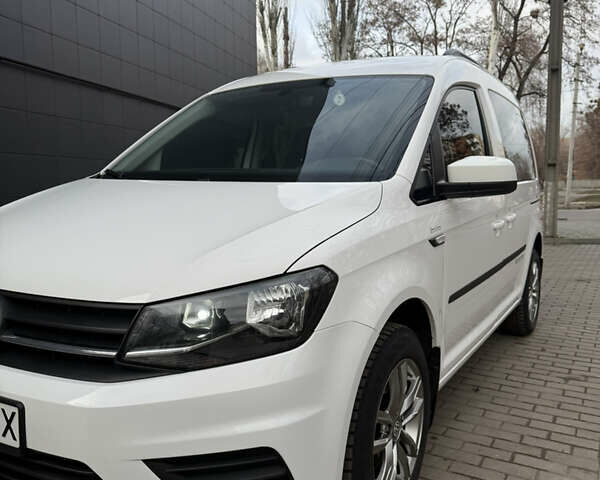 Белый Фольксваген Кадди, объемом двигателя 1.97 л и пробегом 240 тыс. км за 16900 $, фото 4 на Automoto.ua