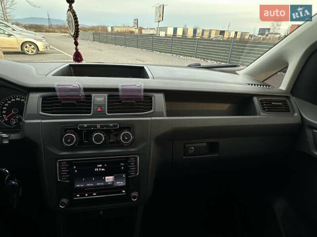 Белый Фольксваген Кадди, объемом двигателя 2 л и пробегом 260 тыс. км за 11500 $, фото 25 на Automoto.ua