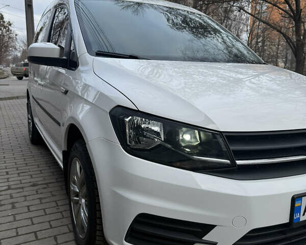 Белый Фольксваген Кадди, объемом двигателя 1.97 л и пробегом 240 тыс. км за 16900 $, фото 5 на Automoto.ua