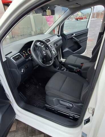 Белый Фольксваген Кадди, объемом двигателя 2 л и пробегом 206 тыс. км за 14300 $, фото 8 на Automoto.ua